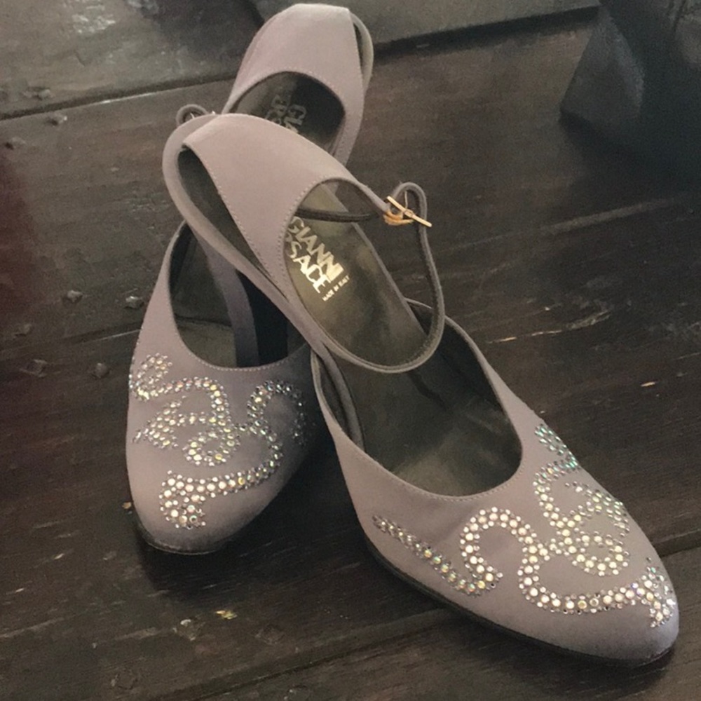 Gorgeous lavender Versace 👠 heels! Sz 7 one of the last Gianna V releases